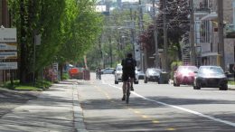 Cycliste sur la piste de la 8e Avenue