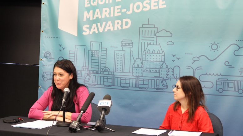 Marie-Josée Savard à son local électoral en compagnie d'Émilie Villeneuve, candidate dans Saint-Louis - Sillery.