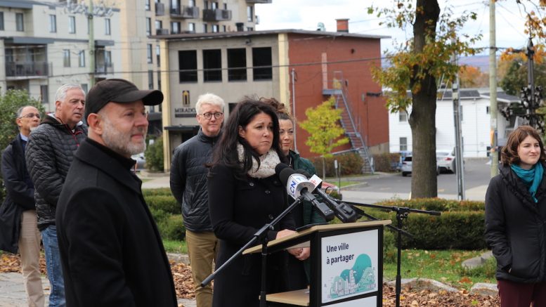 La candidate à la mairie, Marie-Josée Savard.