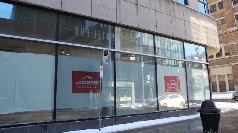 La devanture du magasin La Cordée dans Saint-Roch.