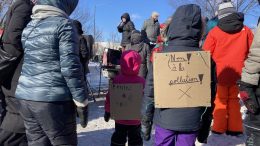 Manifestant contre la pollution