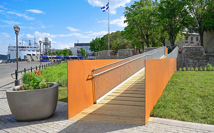 La nouvelle passerelle de la place de Paris