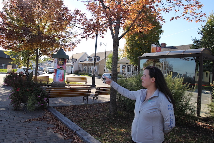 La candidate d'Équipe Marie-Josée Savard, dans le district de Loretteville - Les Châtels, Émilie Robitaille.