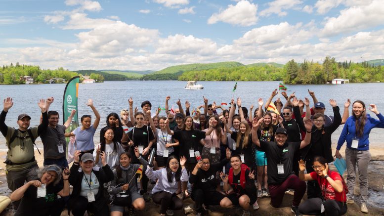 Jeunes du secondaire participants au camp forestier