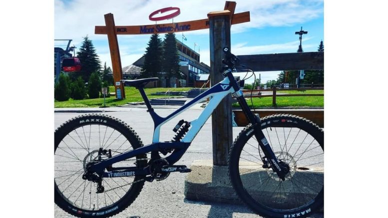 Vélo de descente au Mont Sainte-Anne