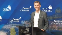 Le maire Bruno Marchand en point de presse ce lundi