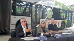 Alain Mercier, directeur général du RTC, Maude Mercier Larouche, présidente du RTC et Yanick Gosselin, chef Métrobus.