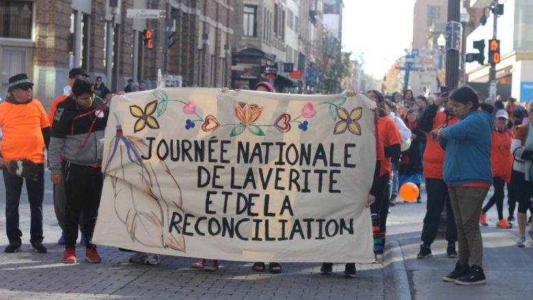 Manifestants lors de la Journée de la vérité et de la réconciliation