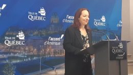 Marie-Pierre Boucher, membre du comité exécutif responsable des aînés, en point de presse le 15 novembre