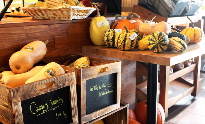 Les courges d'automne à l'épicerie Maude.