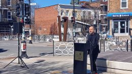 David Weiser annonce le retour des rues piétonnes à Québec. Crédit photo : Estelle Lévêque