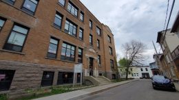 L'école Sacré-Cœur, située au 240 rue de Jumonville. (crédit photo : Estelle Lévêque)