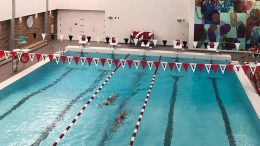 Le YMCA Saint-Roch a du fer six plages horaires hebdomadaires de natation ces dernières semaines, l’équivalent d’une vingtaine d’heures au total. (Crédit photo : YMCA Saint-Roch)