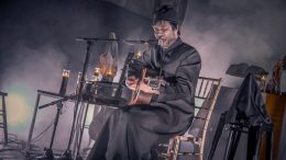 Mononc Serge à l'église sera au Théâtre Petit Champlain les 27 et 28 décembre. (Crédit photo : Théâtre Petit Champlain)