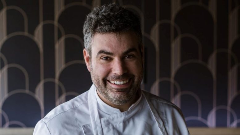 Charles Gignac, chef et propriétaire du 101 Restaurant de Quartier. (Crédit photo : Moonset Prod)