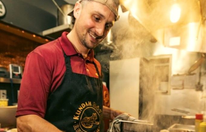 Raphaël G. Théberge, chef et copropriétaire du Kundah Hôtel. (Crédit photo : Andre Olivier Lyra)