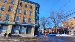 Le boulevard Langelier sépare le quartier Saint-Roch du quartier Saint-Sauveur, en basse-ville de Québec. (Crédit photo : Estelle Lévêque)