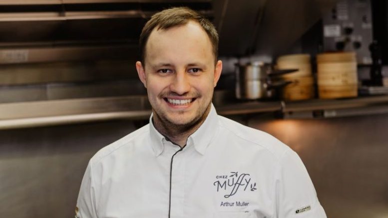 Arthur Muller, chef du restaurant Chez Muffy. (Crédit photo : Auberge Saint-Antoine)