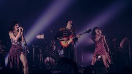 Le Roy, la Rose et le Lou[p], spectacle de Ariane Roy, Thierry Larose et Lou-Adriane Cassidy, fait une escale au Festival d'Été de Québec. (Crédit photo : Ville de pluie)