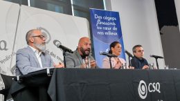 Éric Gingras, président de la CSQ, Youri Blanchet, président de la FEC-CSQ, Valérie Fontaine, présidente de la FPSES-CSQ, ainsi qu'Éric Cyr, président de la FPPC-CSQ lors de la conférence de presse de la rentrée collégiale. (Crédit photo : tirée de la page facebook du CSQ)