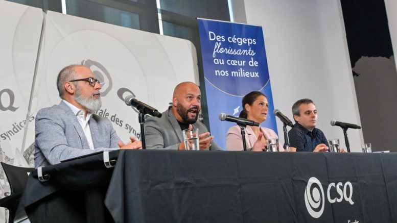 Éric Gingras, président de la CSQ, Youri Blanchet, président de la FEC-CSQ, Valérie Fontaine, présidente de la FPSES-CSQ, ainsi qu'Éric Cyr, président de la FPPC-CSQ lors de la conférence de presse de la rentrée collégiale. (Crédit photo : tirée de la page facebook du CSQ)