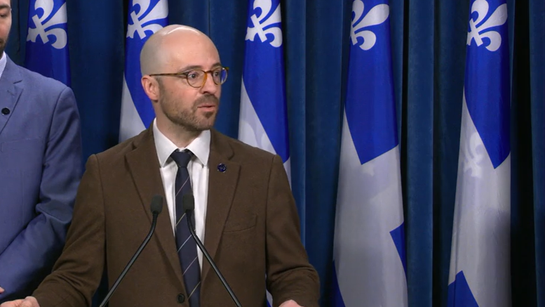 Sol Zanetti en point de février dernier lors d'un point de presse au sujet de l'immigration ( crédit photo: page web Assemblé nationale du Québec )