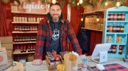 Matthieu, de la confiturerie Tiguidou, au Marché de Noël Allemand de Québec. (Crédit photo : Estelle Lévêque)