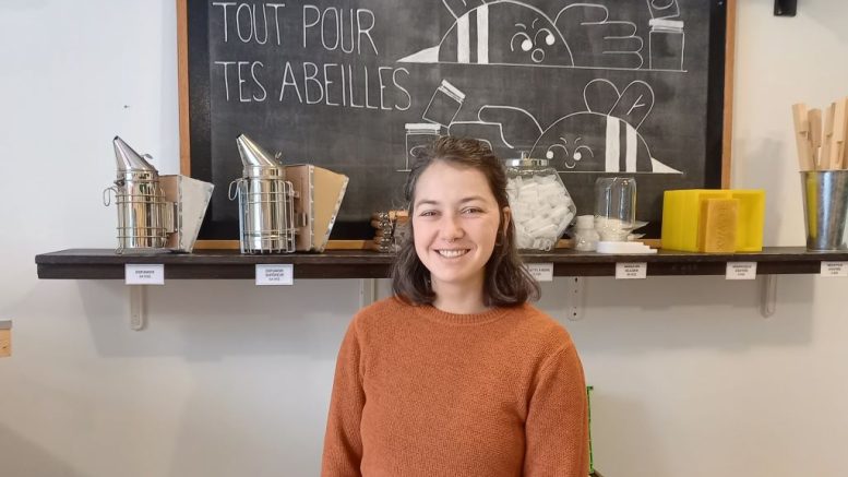 Naomie Bleau, propriétaire de l'entreprise La Ruchette, dans le quartier Maizerets. (Crédit photo : Estelle Lévêque)